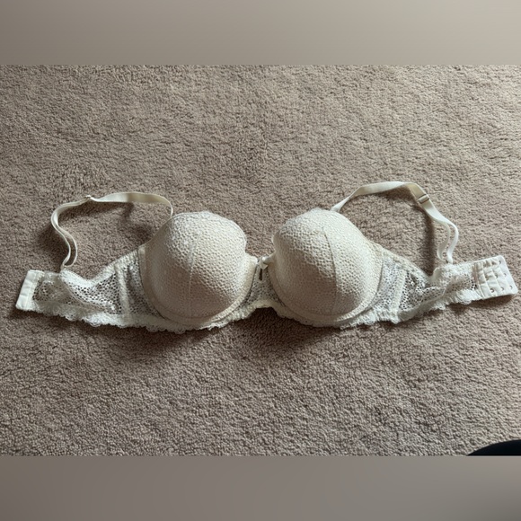 White/cream bra size 34DD - Picture 1 of 3